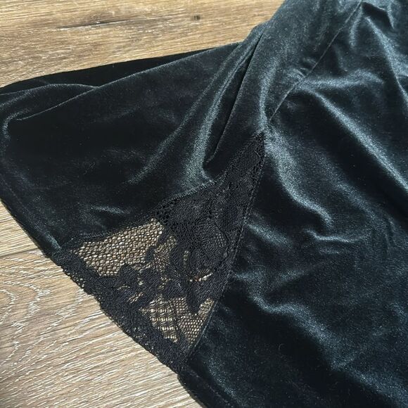NWT Urban Outfitters Velvet & Lace Mini Dress - Picture 3 of 7